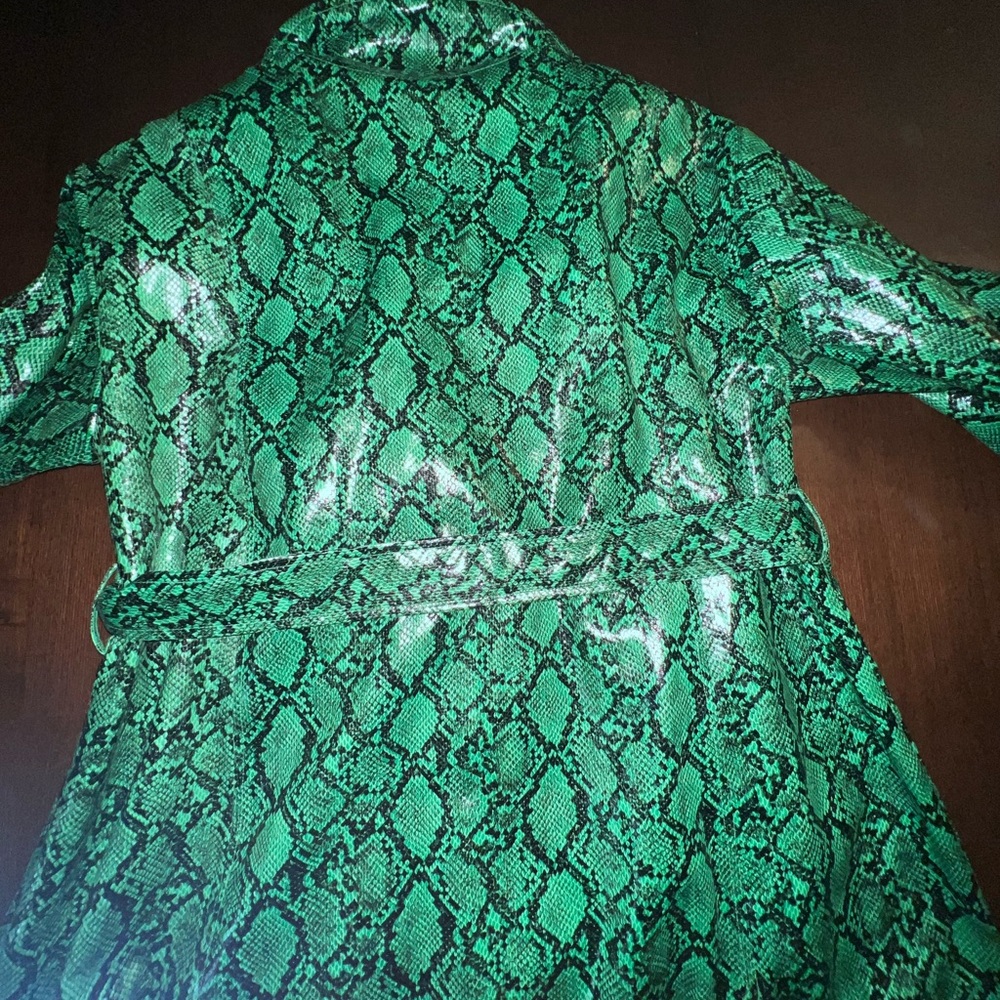 Fashion Nova Green Snake-Print Trench Coat - Women's Faux Leather Plus 1-2x - Picture 7 of 7